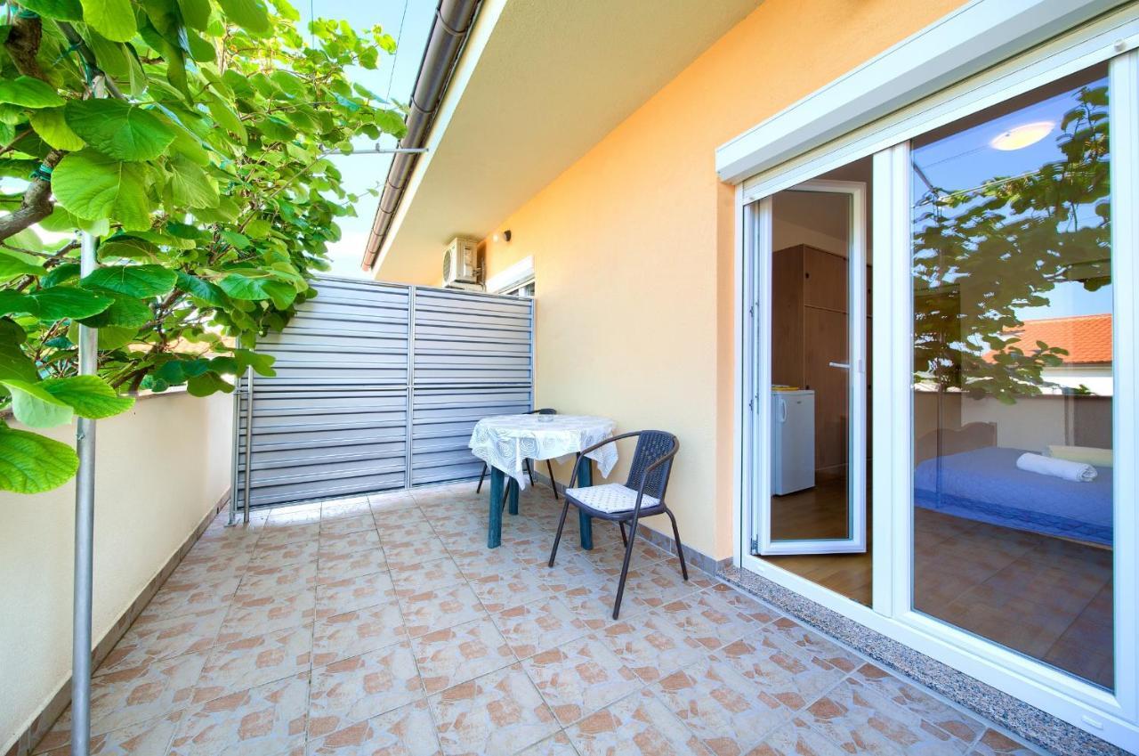 Apartments Petra Krk Town Exterior foto